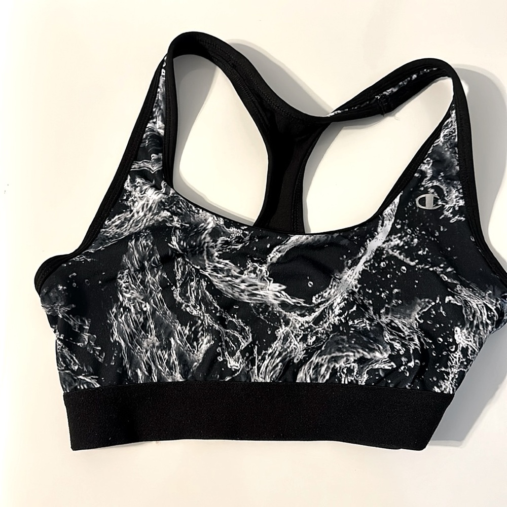 Champion women’s exercise bra. Medium.